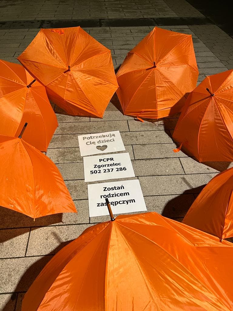 Pomarańczowe parasole