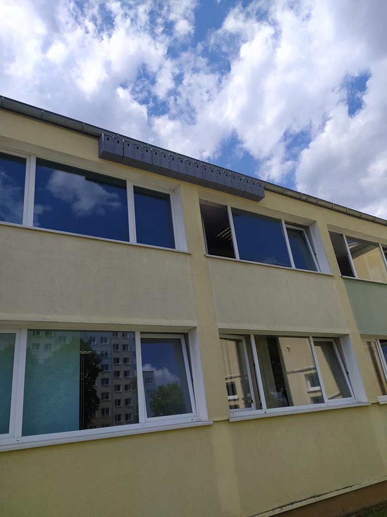 budki dla ptaków na budynku Zespół Szkół Zawodowych i Licealnych w Zgorzelcu