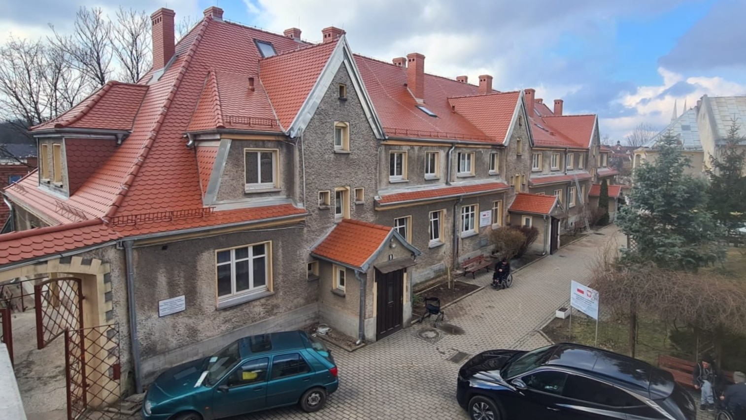 Odbiór końcowy robót budowlanych – wymiana dachu w budynku Domu Pomocy Społecznej “Jutrzenka” w Zgorzelcu